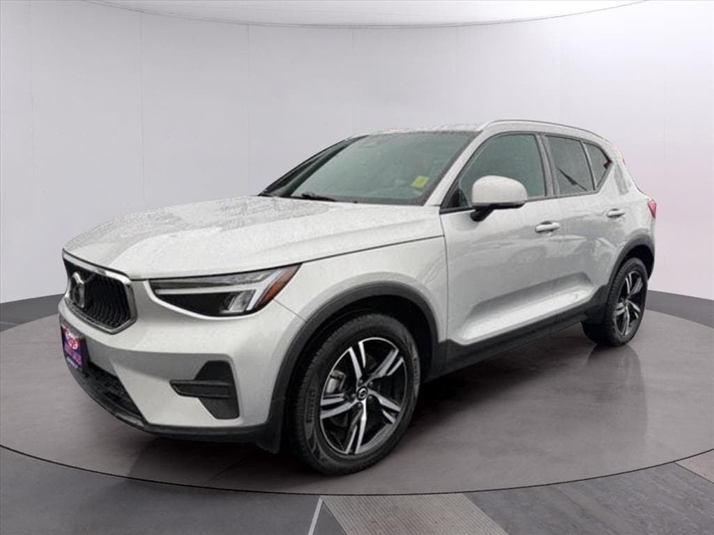 2023 Volvo XC40 B5 Core AWD's photo