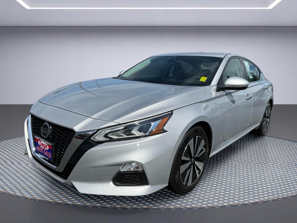 Used 2022 Nissan Altima 2.5 SV Sedan