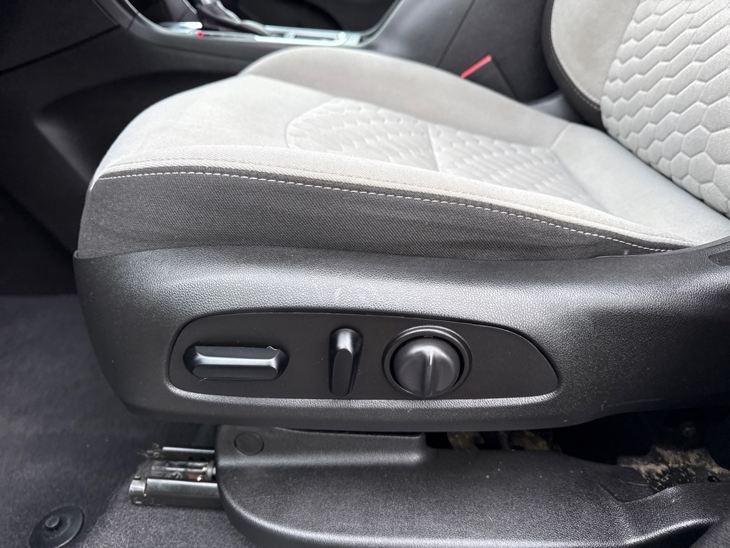 2021 Chevrolet Equinox LT - Photo 16