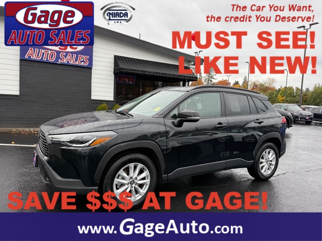 2025 Toyota Corolla Cross LE's photo