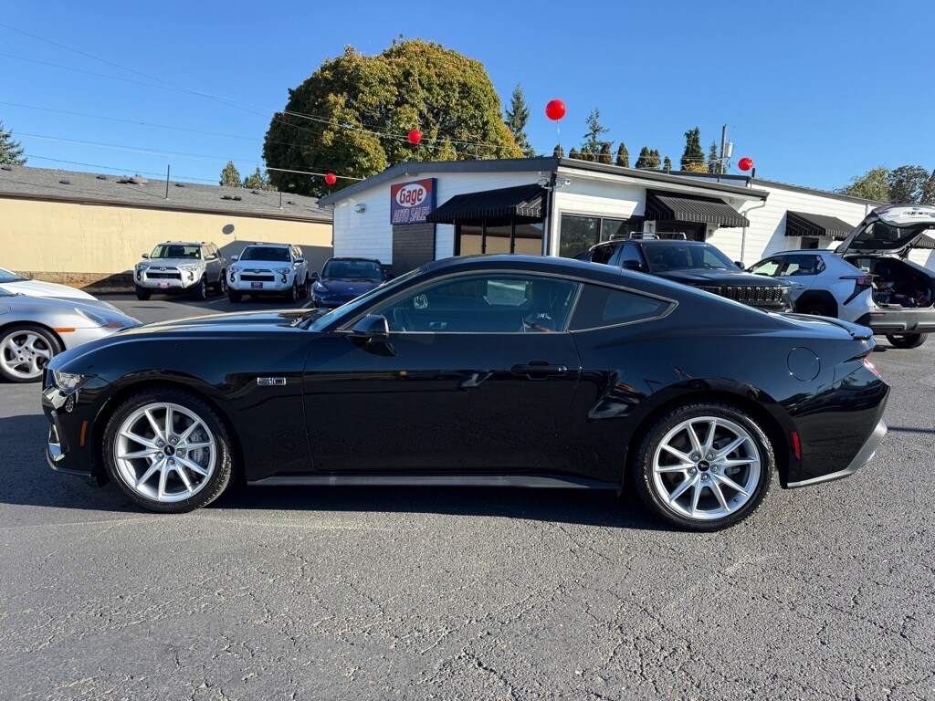 2024 Ford Mustang GT Premium photo 3