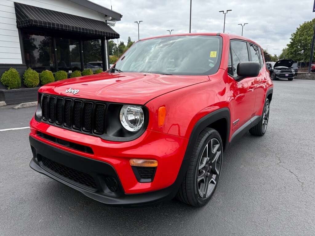 2021 Jeep Renegade Jeepster photo 3