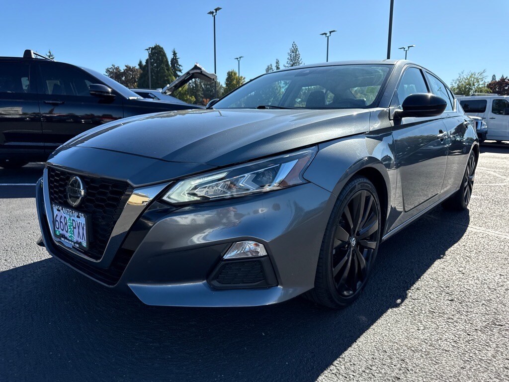 2020 Nissan Altima 2.5 SR photo 2