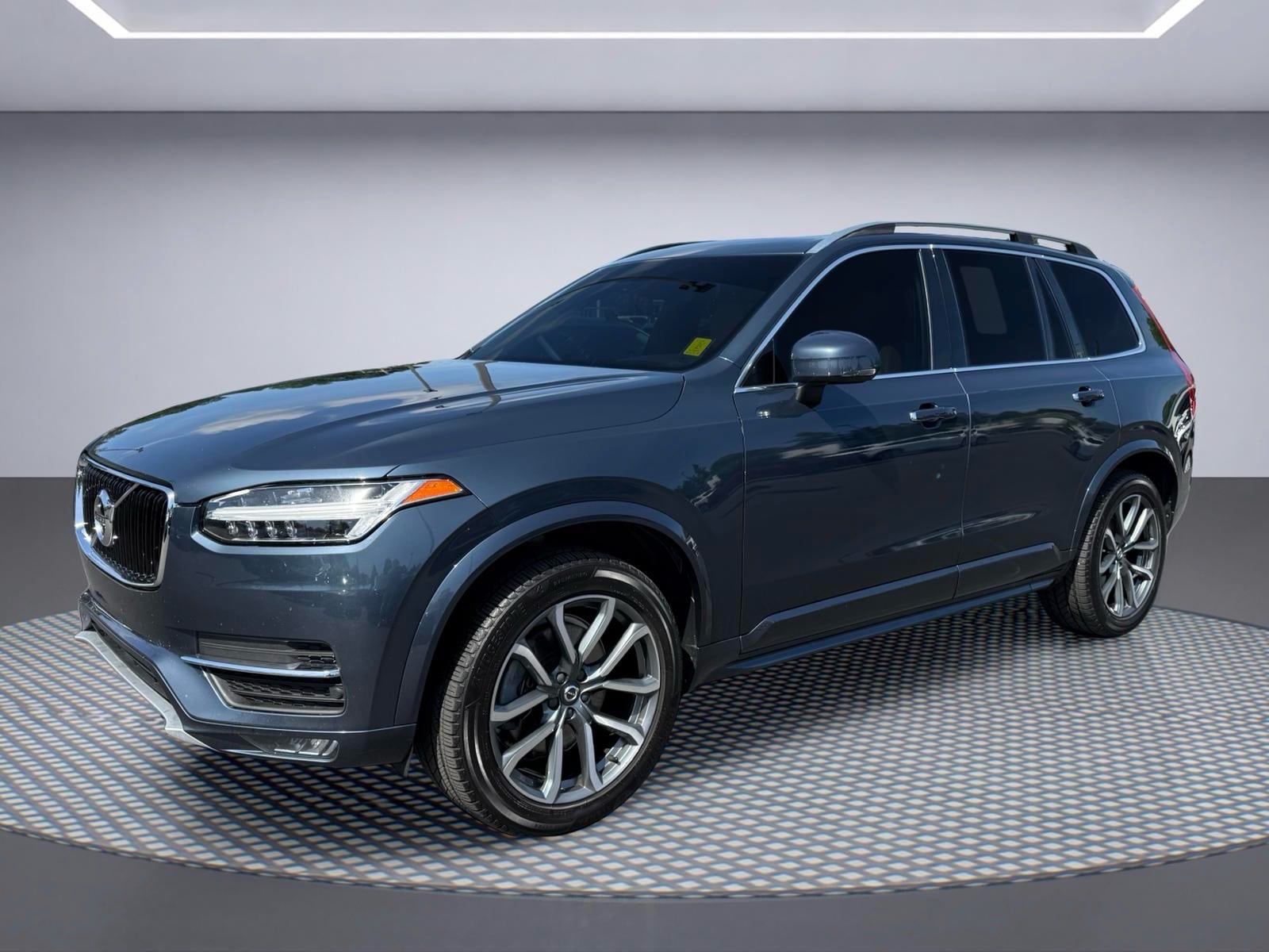 2019 Volvo XC90 T6 Momentum AWD's photo