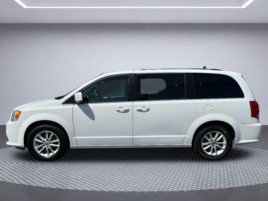 Used 2018 Dodge Grand Caravan SXT Van Passenger Van