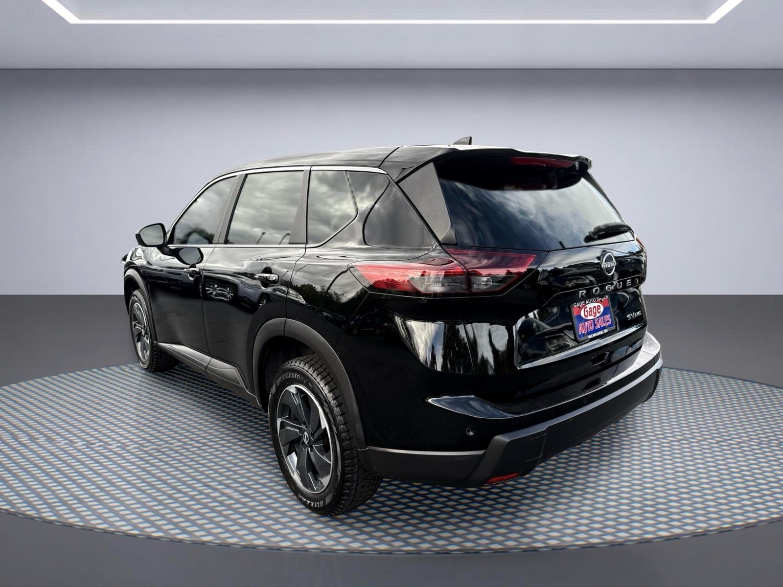 Used 2024 Nissan Rogue SV SUV
