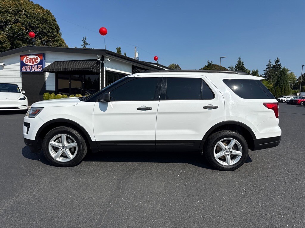 2018 Ford Explorer Base photo 2