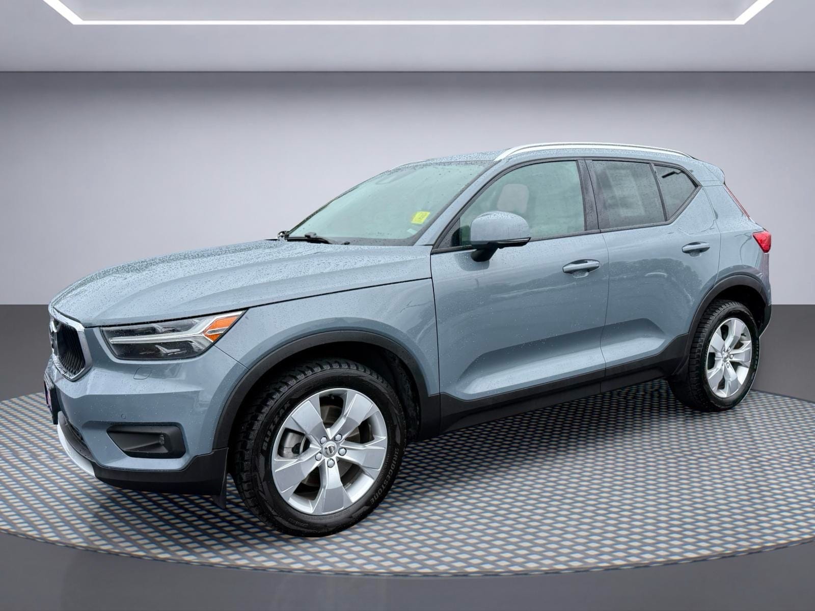 2022 Volvo XC40 T5 Momentum AWD's photo