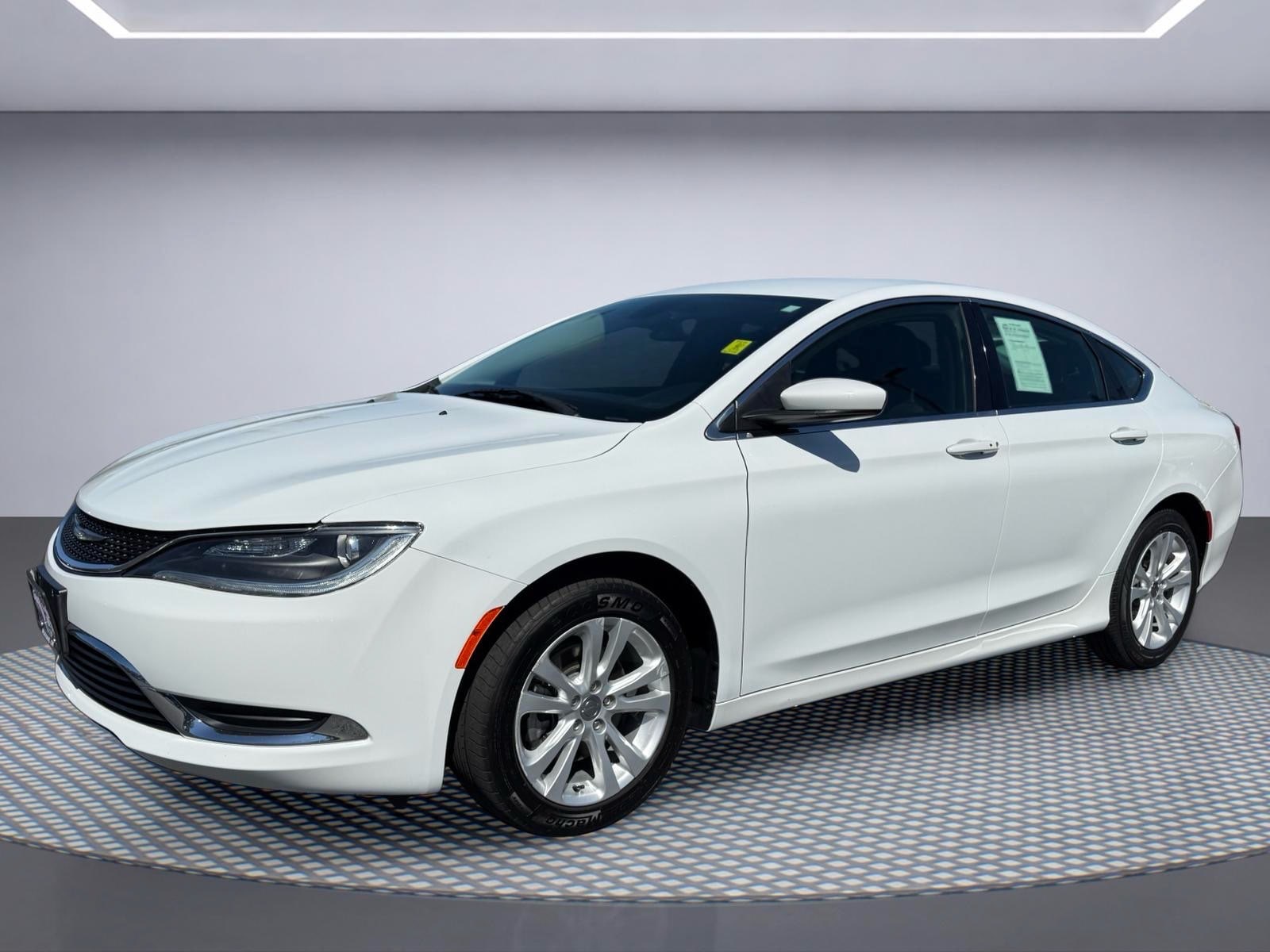 2016 Chrysler 200 Limited's photo