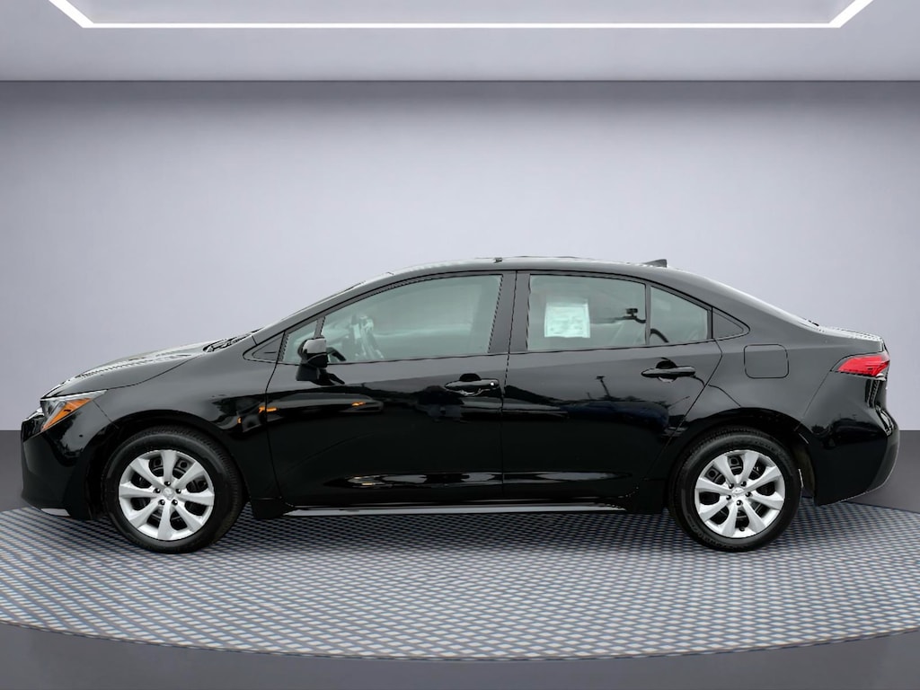Used 2025 Toyota Corolla LE Sedan