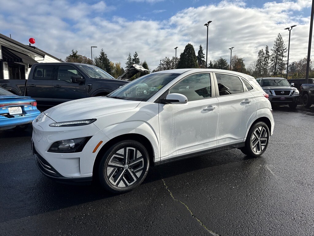 Used 2023 Hyundai Kona Electric SE SUV