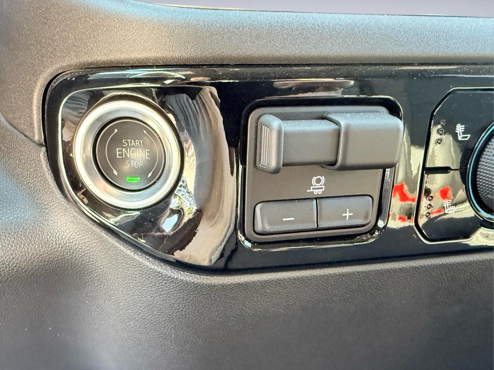 2025 Chevrolet Silverado 1500 LT - Photo 25
