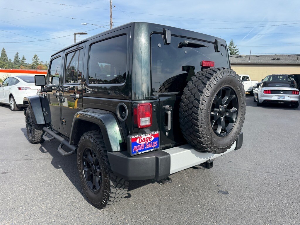2012 Jeep Wrangler Unlimited Sahara photo 4