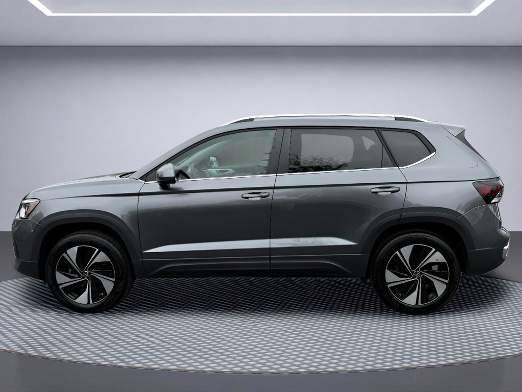 Used 2025 Volkswagen Taos SE 4motion SUV