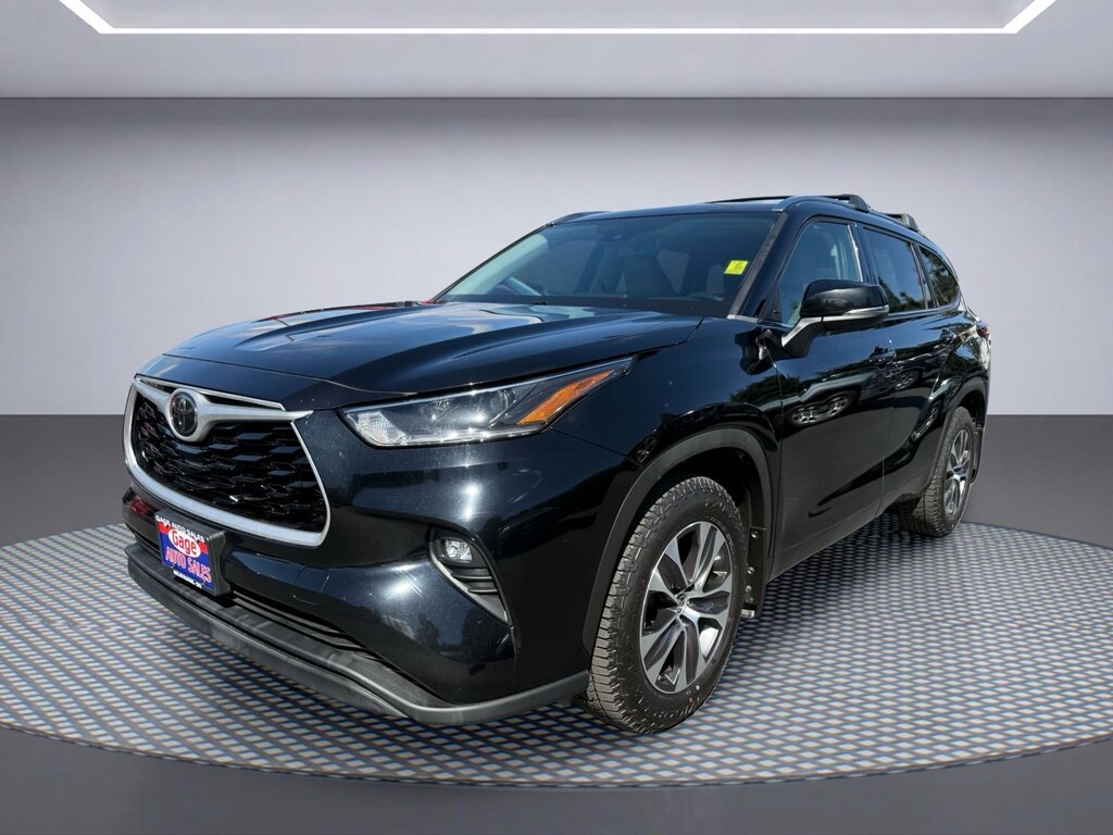 Used 2021 Toyota Highlander XLE SUV