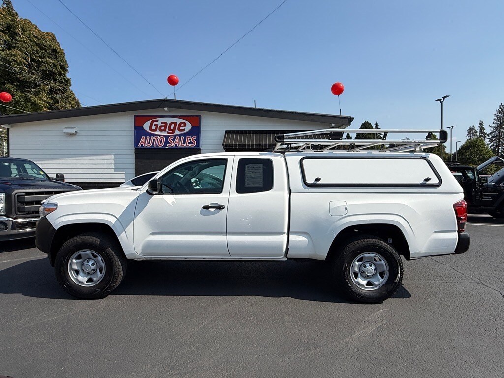 2022 Toyota Tacoma SR photo 3