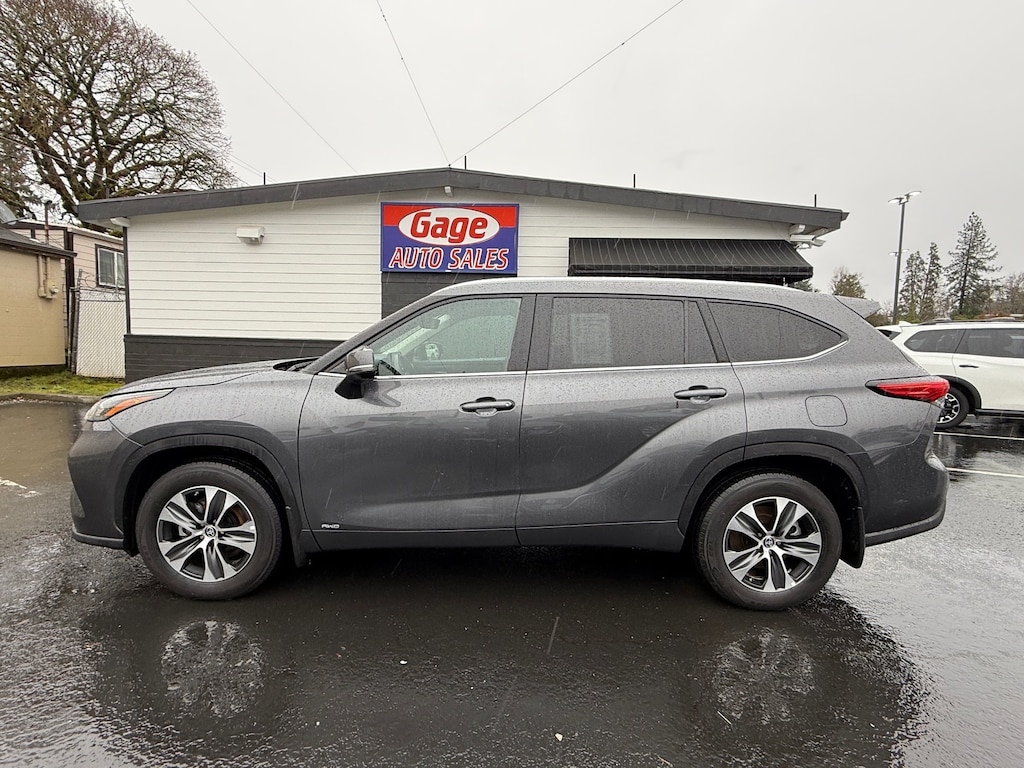 Used 2022 Toyota Highlander Hybrid XLE SUV