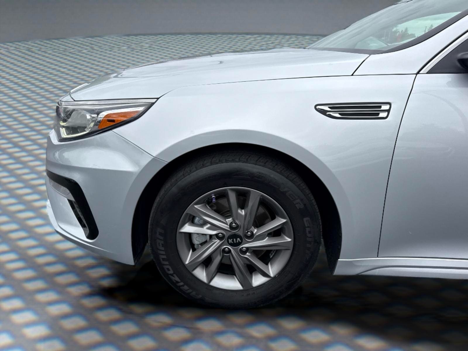 2020 Kia Optima LX - Photo 11