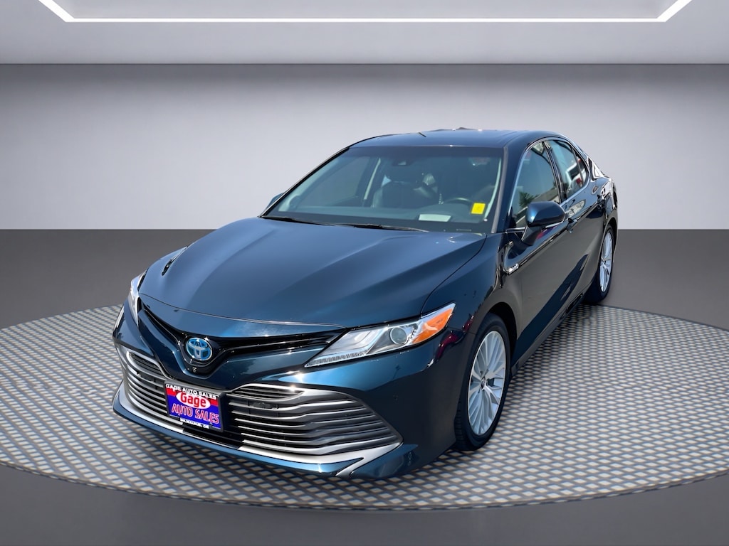 Used 2018 Toyota Camry Hybrid XLE Sedan
