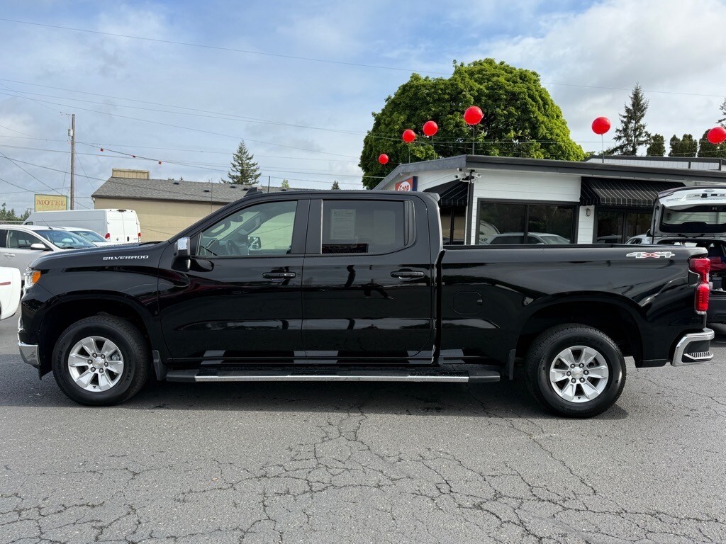 2024 Chevrolet Silverado 1500 LT photo 3
