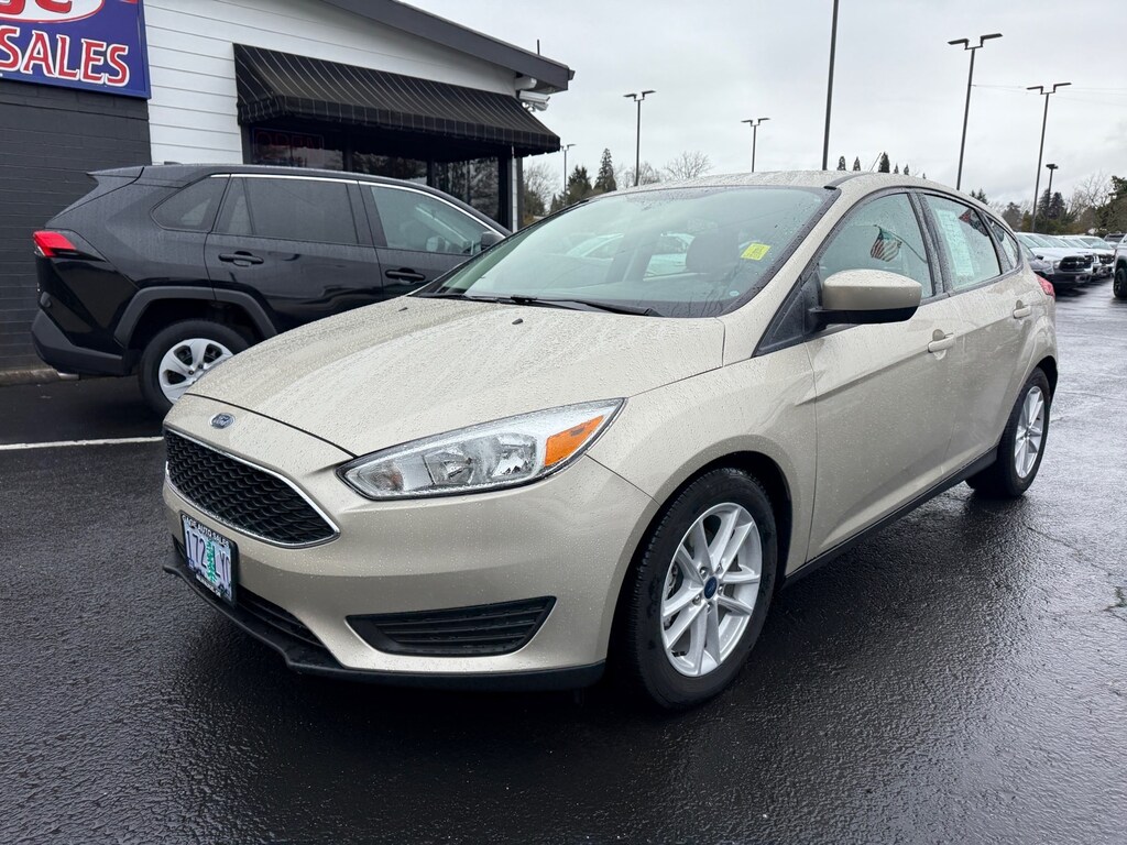 Used 2018 Ford Focus SE Hatchback