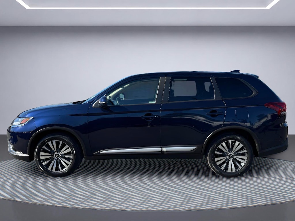 Used 2020 Mitsubishi Outlander SE CUV