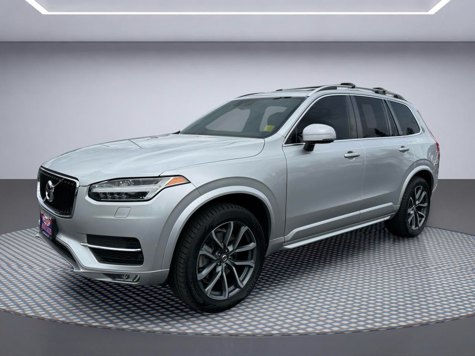2016 Volvo XC90 T6 AWD Momentum's photo