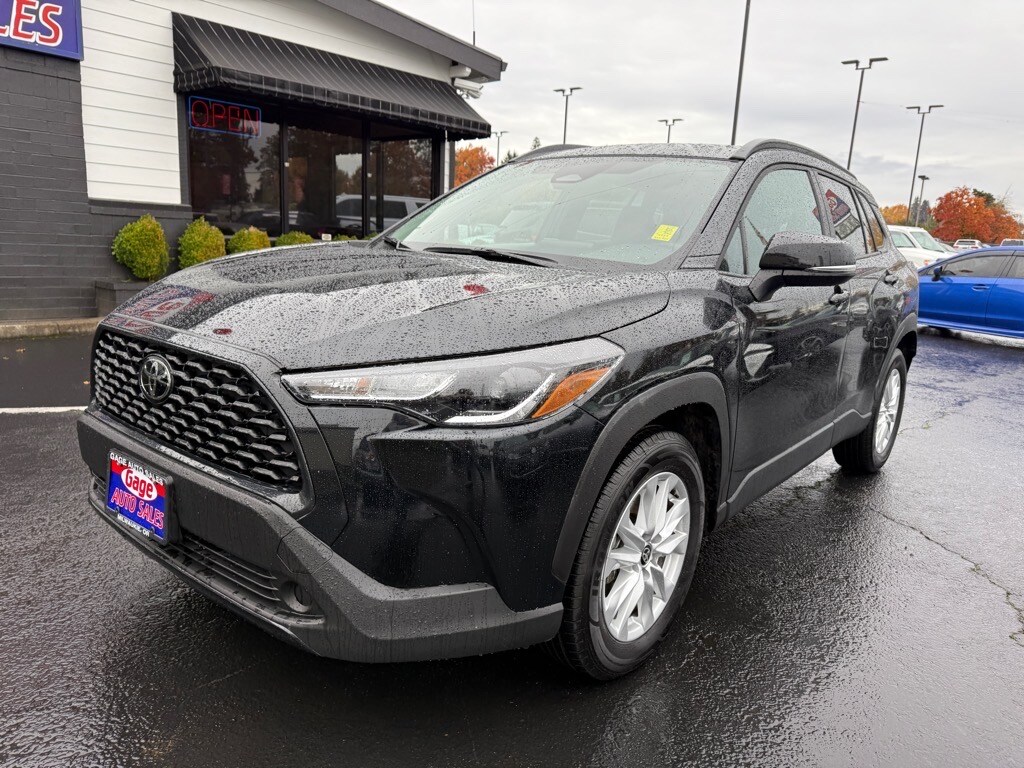 Used 2025 Toyota Corolla Cross LE SUV