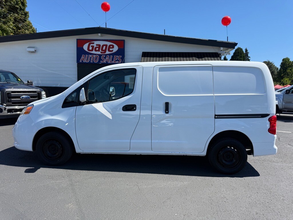 2021 Nissan NV200 SV photo 2
