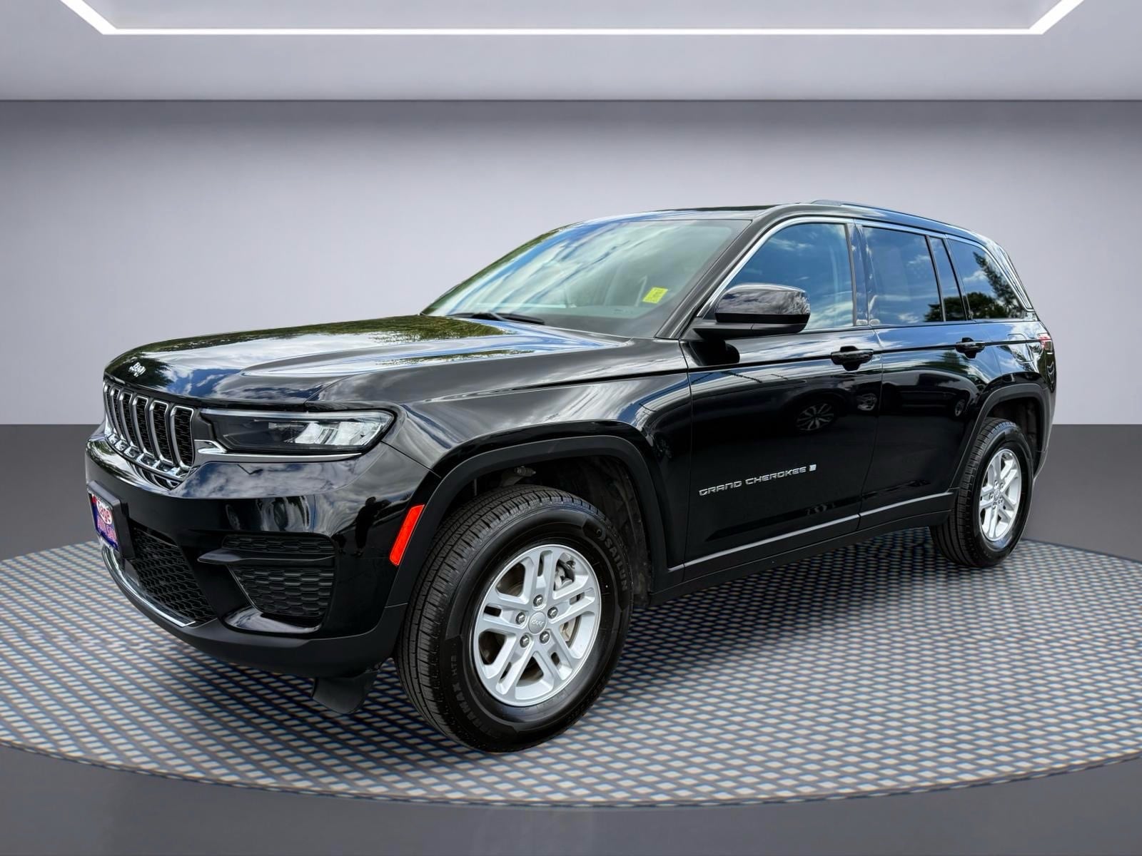 2023 Jeep Grand Cherokee's photo
