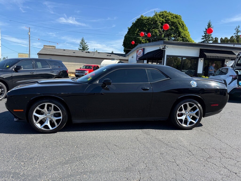 2015 Dodge Challenger SXT Plus photo 3