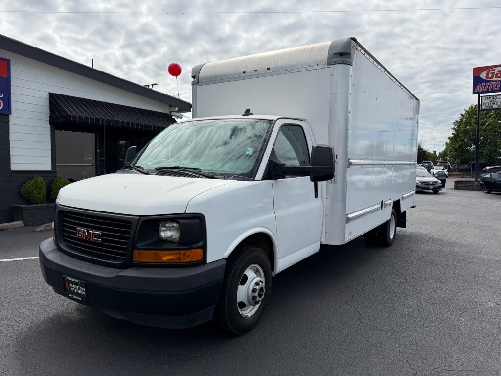 2017 Gmc Savana 3500 photo 2