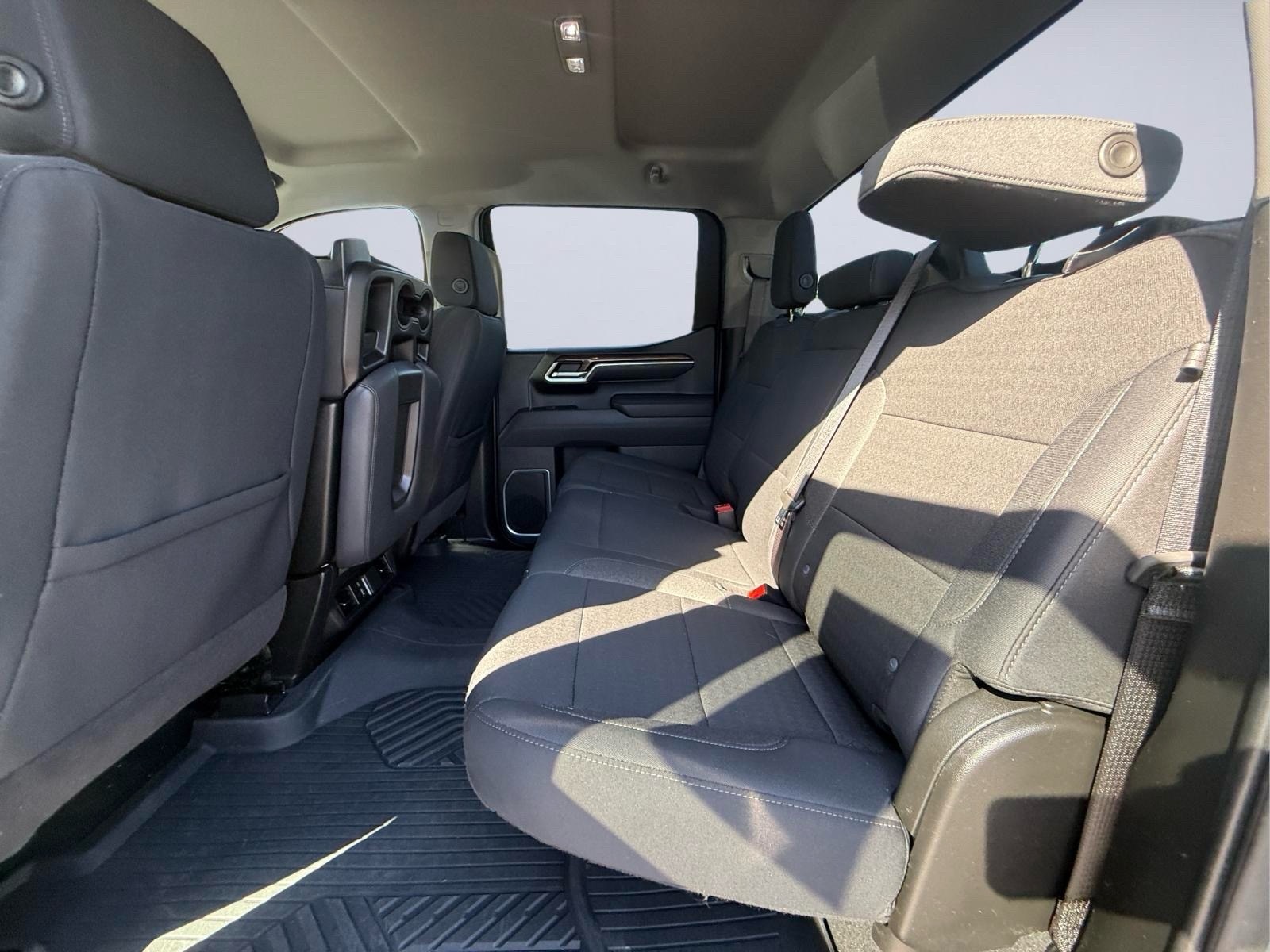 2025 Chevrolet Silverado 1500 LT - Photo 19