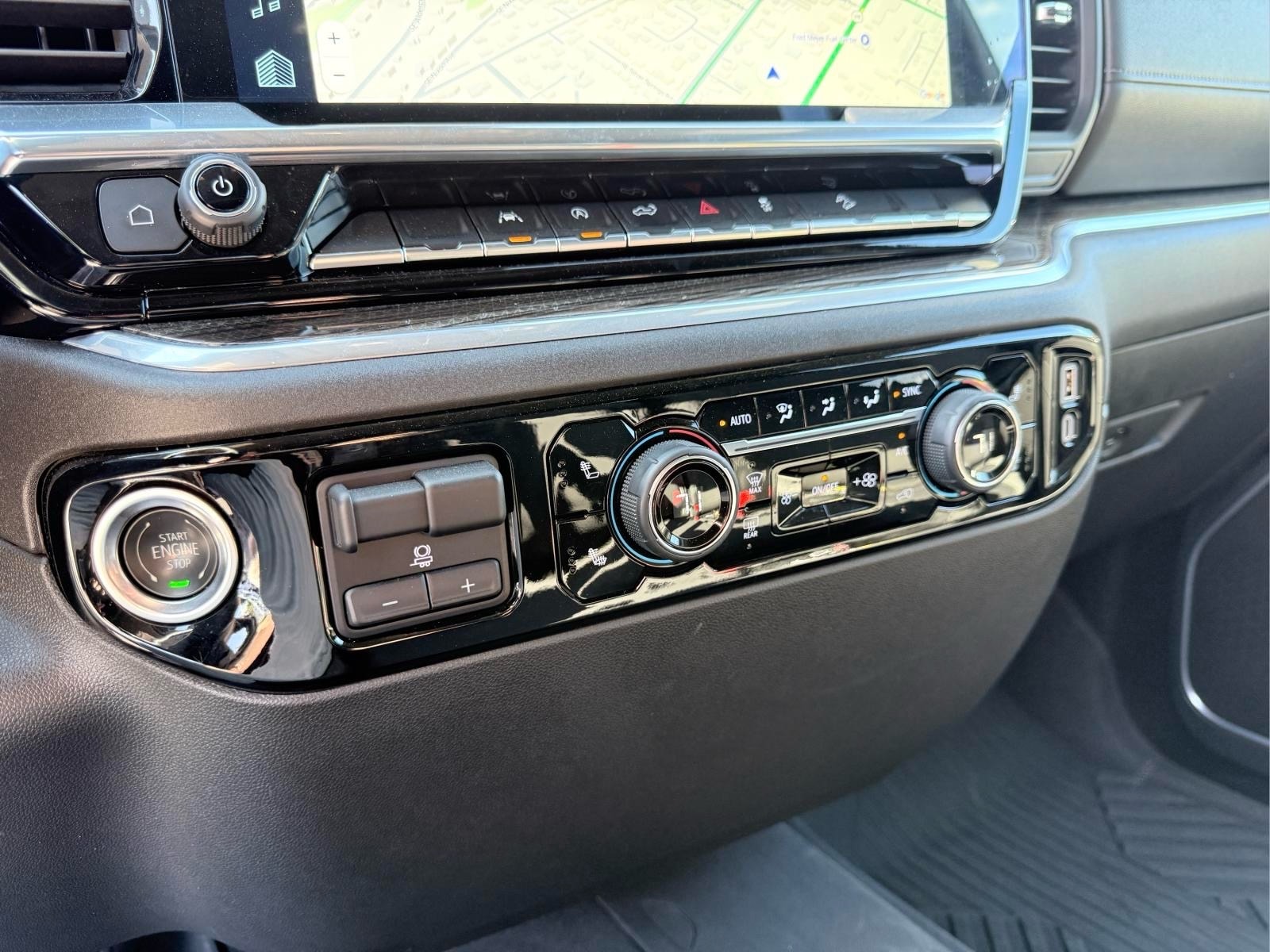2025 Chevrolet Silverado 1500 LT - Photo 17