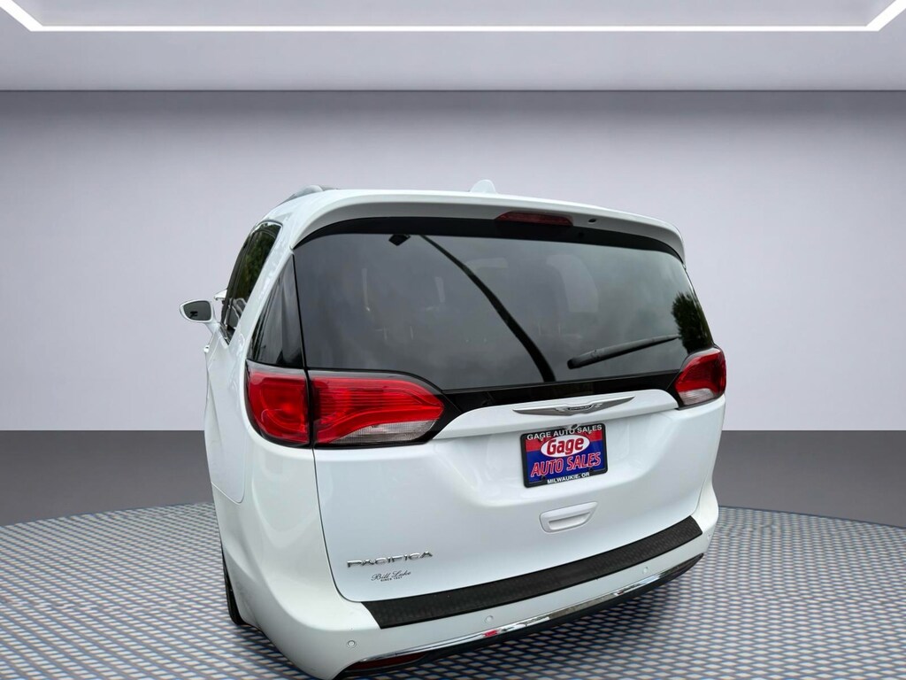 Used 2017 Chrysler Pacifica Touring-L Van