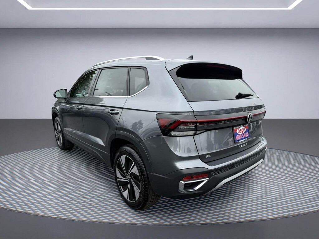Used 2025 Volkswagen Taos SE 4motion SUV
