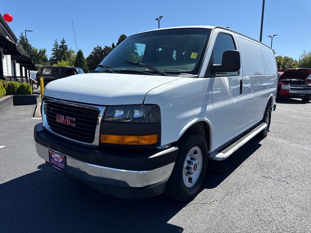 2017 Gmc Savana 2500 Cargo photo 2