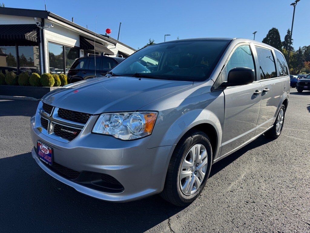 2019 Dodge Grand Caravan SE photo 2