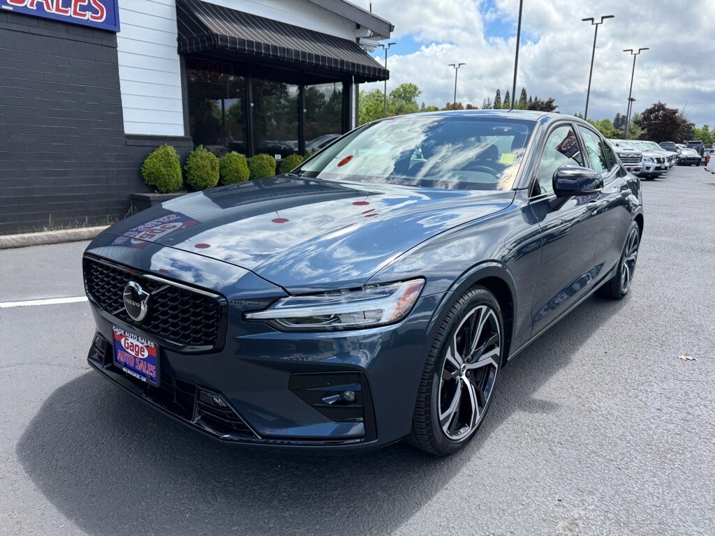 2024 Volvo S60 B5 Core photo 2