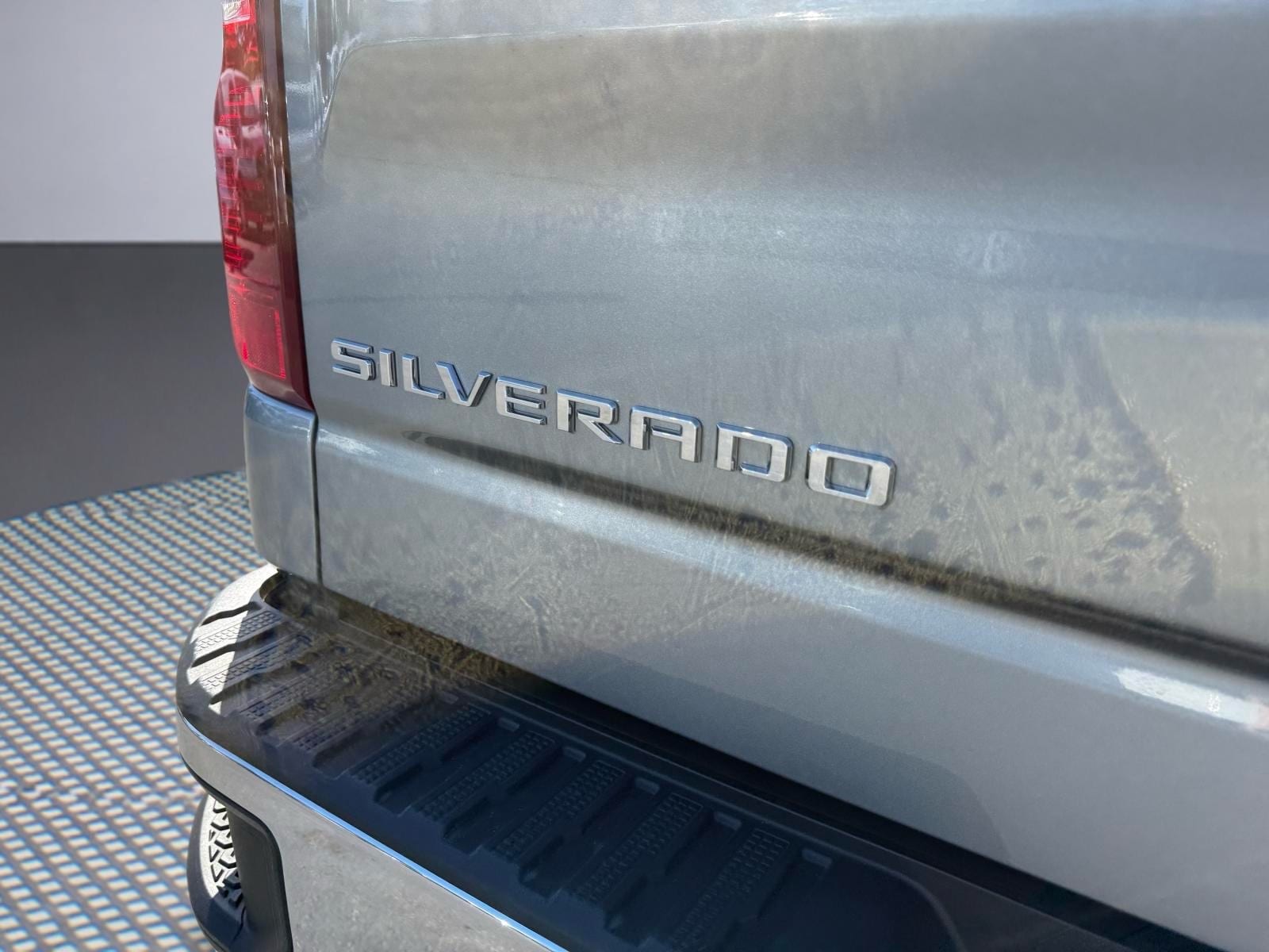 2025 Chevrolet Silverado 1500 LT - Photo 6