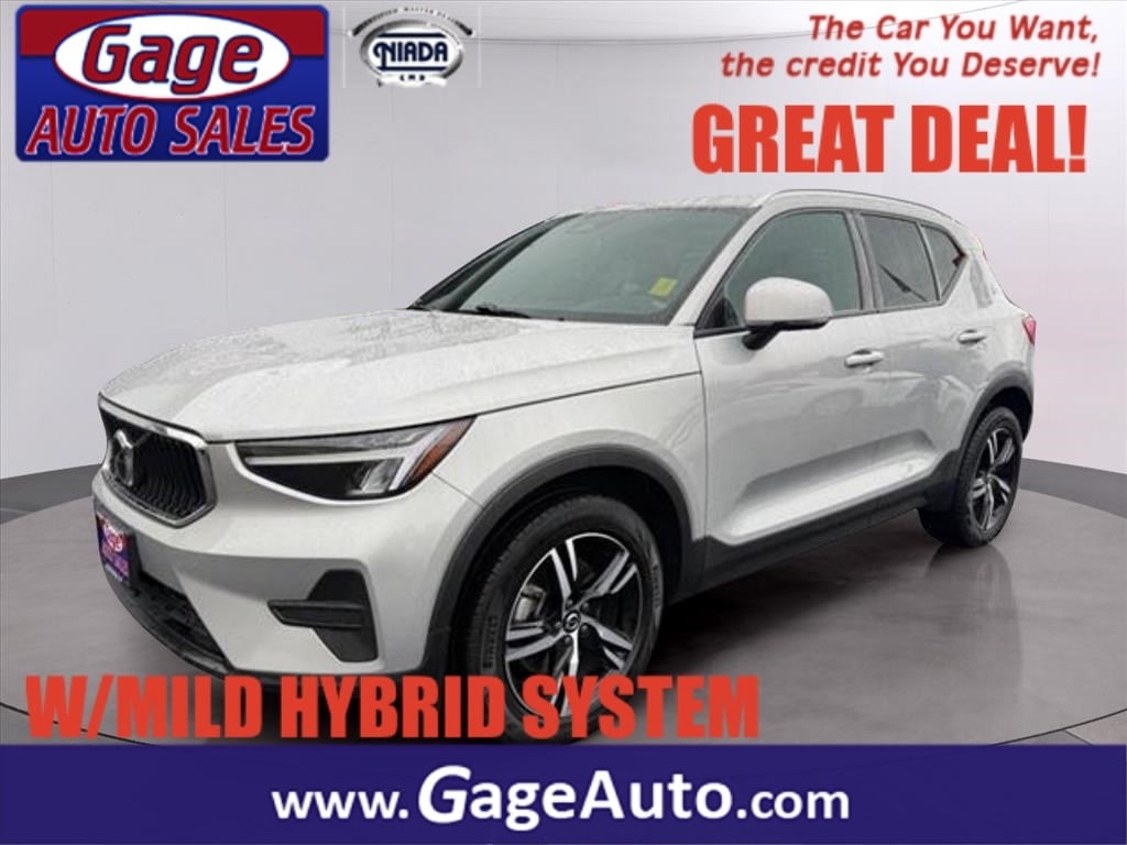 2023 Volvo XC40 B5 Core AWD's photo
