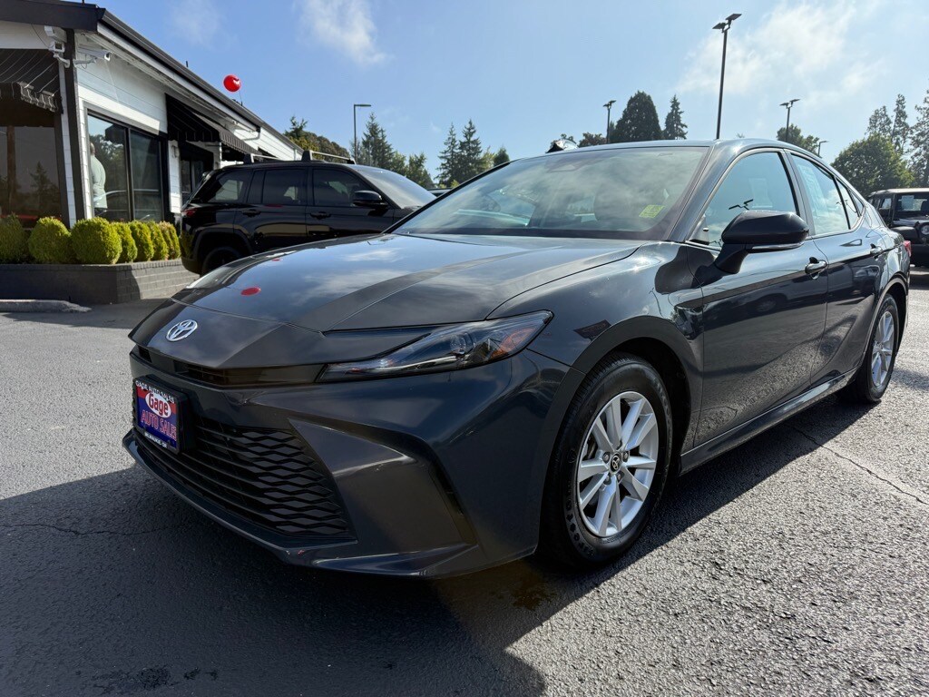 2025 Toyota Camry LE photo 2