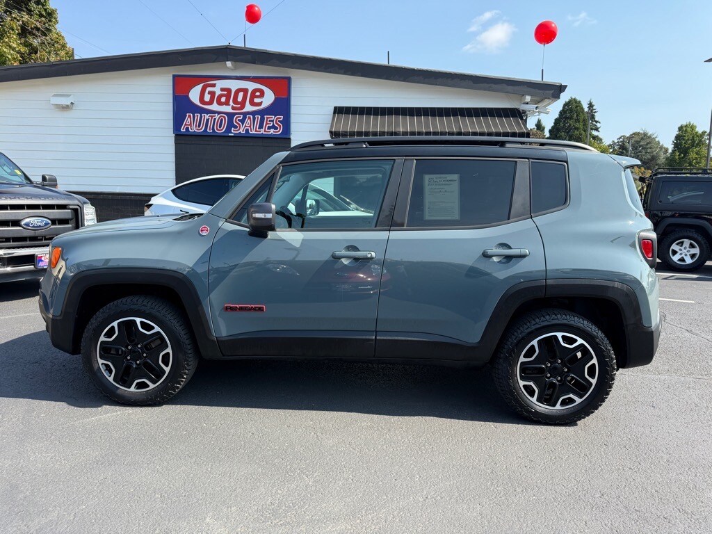 2017 Jeep Renegade Trailhawk photo 2