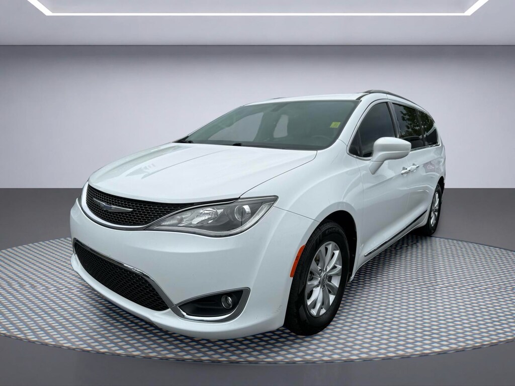 Used 2017 Chrysler Pacifica Touring-L Van