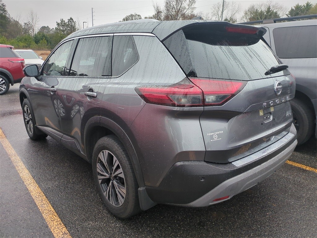 2021 Nissan Rogue SV photo 3