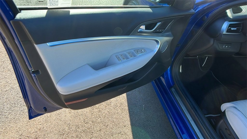 2025 GENESIS G70 Sport Advanced - Photo 11
