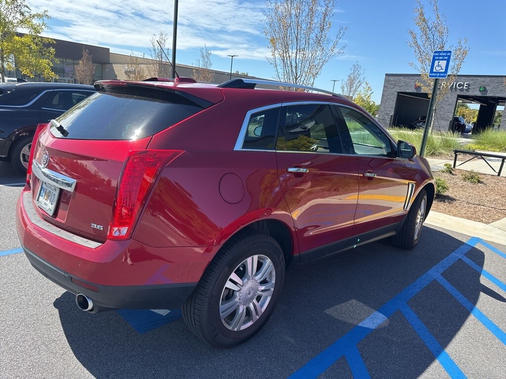 2016 Cadillac SRX Luxury photo 2