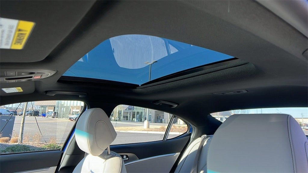 2025 GENESIS G70 Sport Advanced - Photo 13