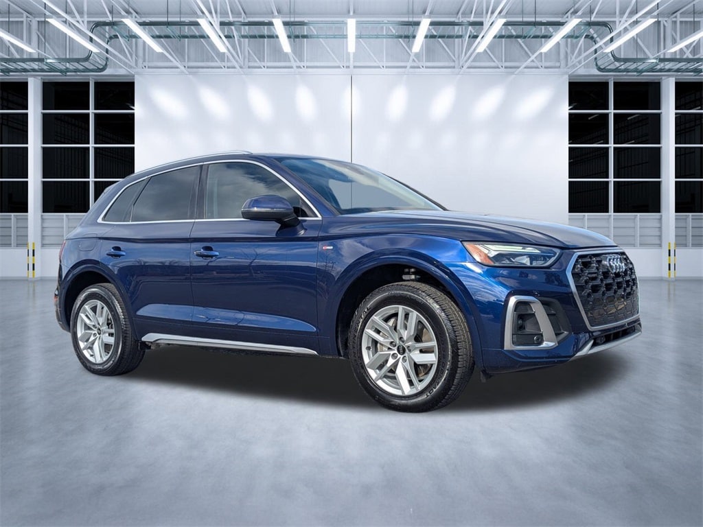 2022 Audi Q5 Premium's photo
