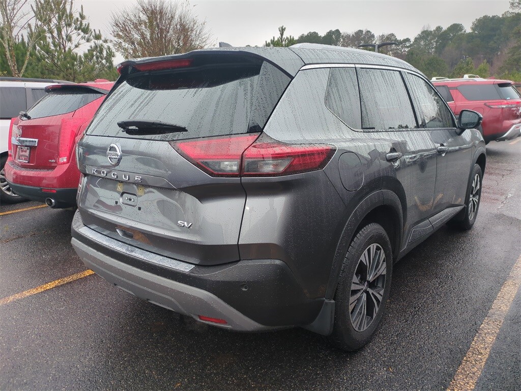 2021 Nissan Rogue SV photo 2